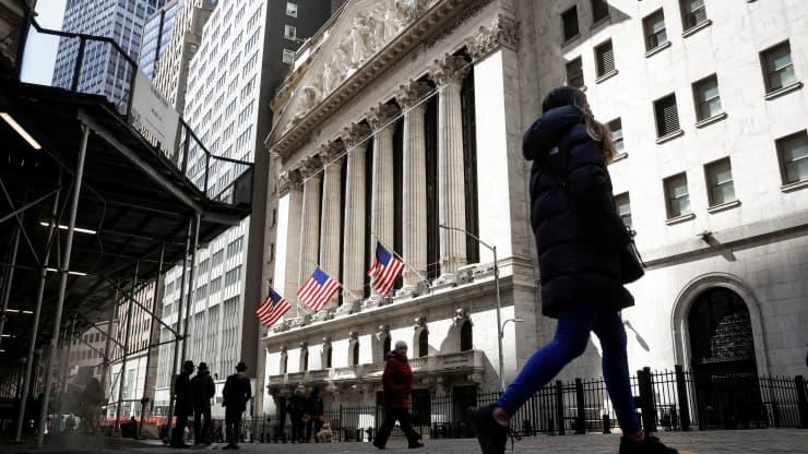 Làm thế nào Goldman và Morgan Stanley có thể hạn chế các khoản lỗ khổng lồ đang làm Nomura, Credit Suisse "chao đảo"? Làm thế nào Goldman và Morgan Stanley có thể hạn chế các khoản lỗ khổng lồ đang làm Nomura, Credit Suisse "chao đảo"?