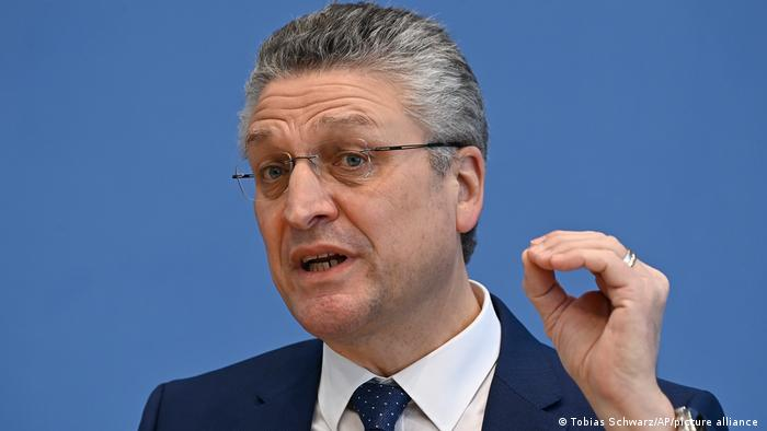 Germany coronavirus: RKI chief says UK variant to dominate new infections |  News | DW | 05.03.2021
