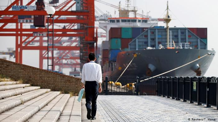 Japan exports surge on higher global demand | Business| Economy and finance  news from a German perspective | DW | 20.04.2017