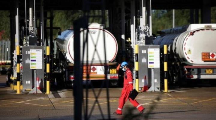Fuel shortages ease off in London - UK retailers | Nasdaq