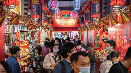 Chinese economy expands 4.9% in third quarter | Financial Times