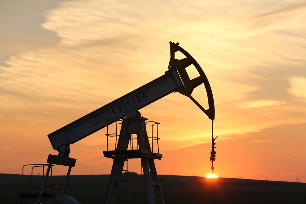 Oil Surplus Makes Surprise Return Despite OPEC Cuts, IEA Says - Bloomberg