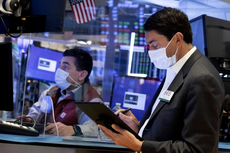 Hedge fund bets set off market gyrations