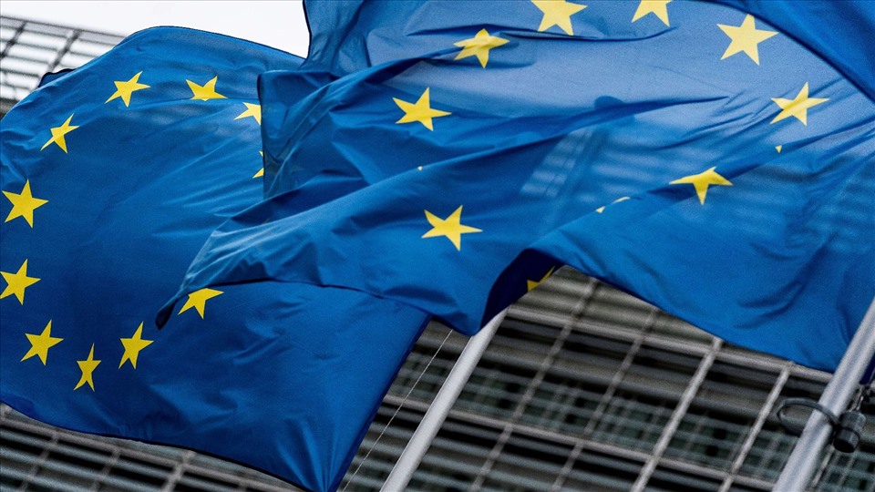 Bloomberg: Đâu là viễn cảnh u ám nhất biến thể omicron có thể gây ra đối với Eurozone? Bloomberg: Đâu là viễn cảnh u ám nhất biến thể omicron có thể gây ra đối với Eurozone?