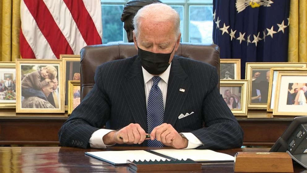 Biden dogs set paws on White House grounds - ABC News