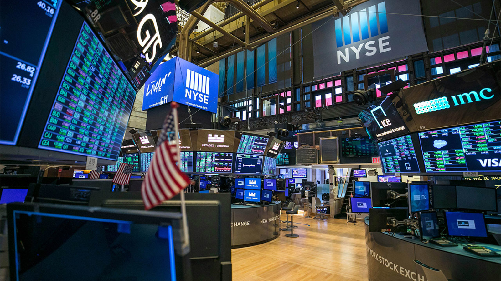 Thị trường tuần tới: Nasdaq 100, Đô la Mỹ, BTC/USD, dầu thô, dữ liệu PCE, triển vọng tăng trưởng