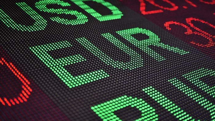 Cú sốc khí đốt Nga và Fed diều hâu đè nặng lên đồng Euro