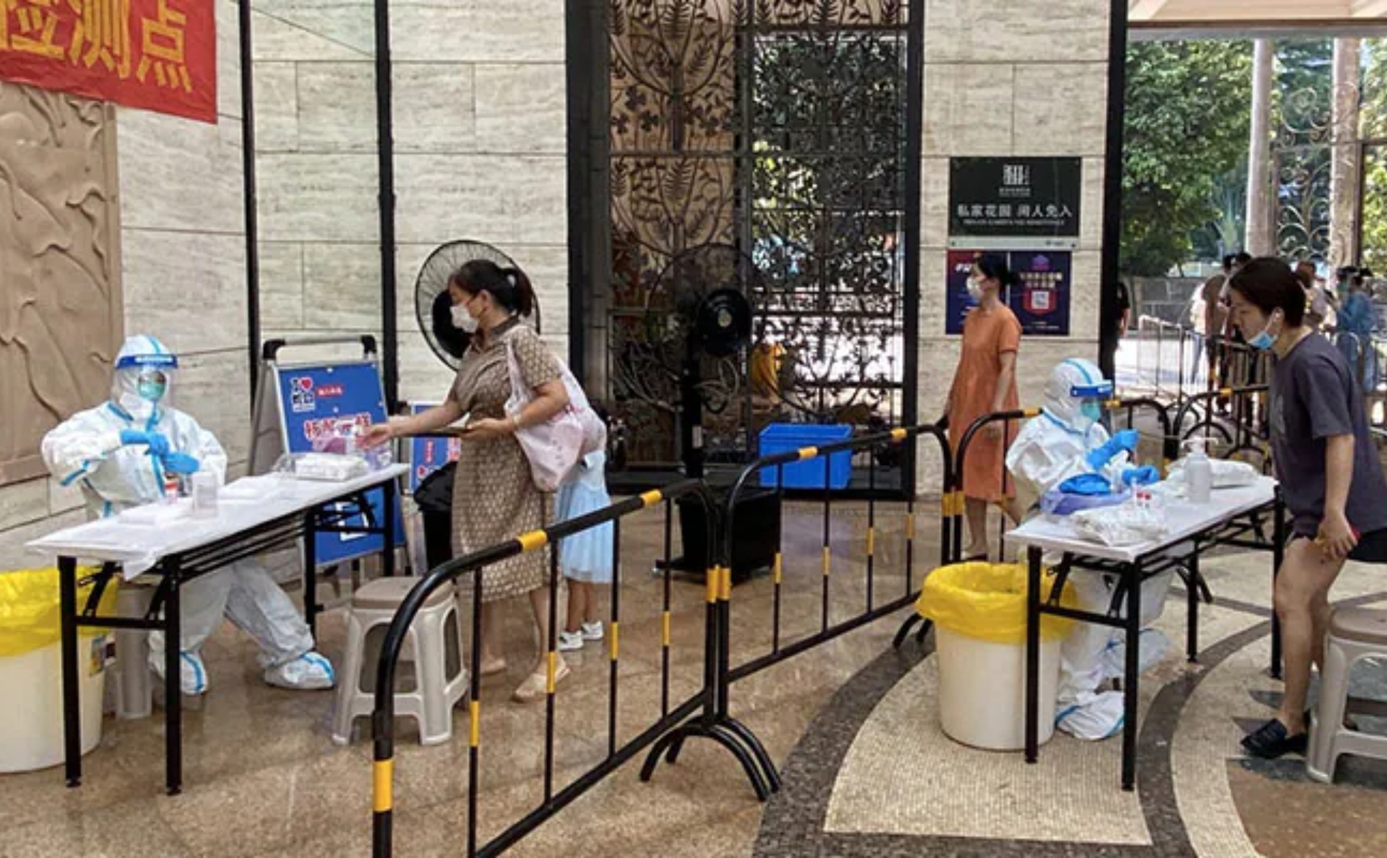 Dollar Mỹ tăng vọt, Trung Quốc phong tỏa đè nặng lên tài sản rủi ro!