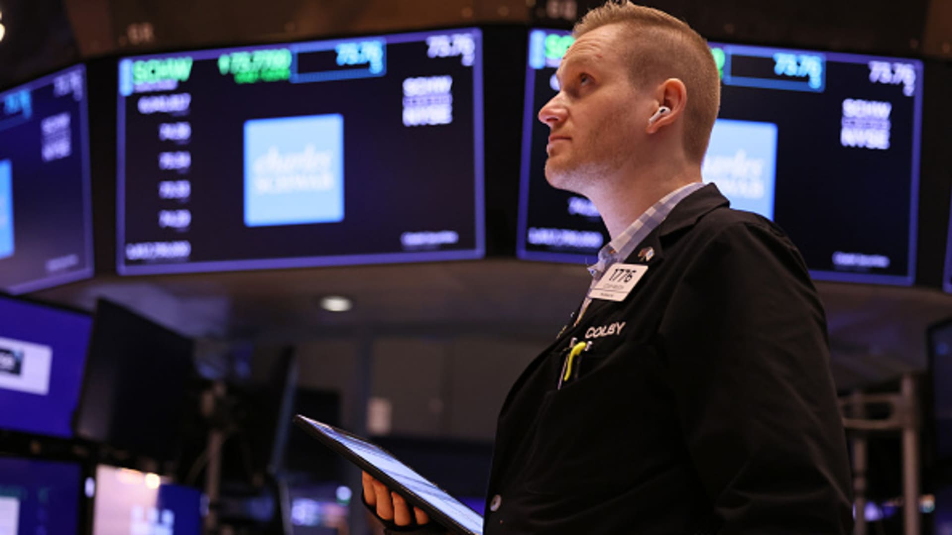 Chứng khoán Mỹ giảm điểm ngày thứ 6 liên tiếp, S&P 500 chạm đáy mới trong năm. Chứng khoán Mỹ giảm điểm ngày thứ 6 liên tiếp, S&P 500 chạm đáy mới trong năm.