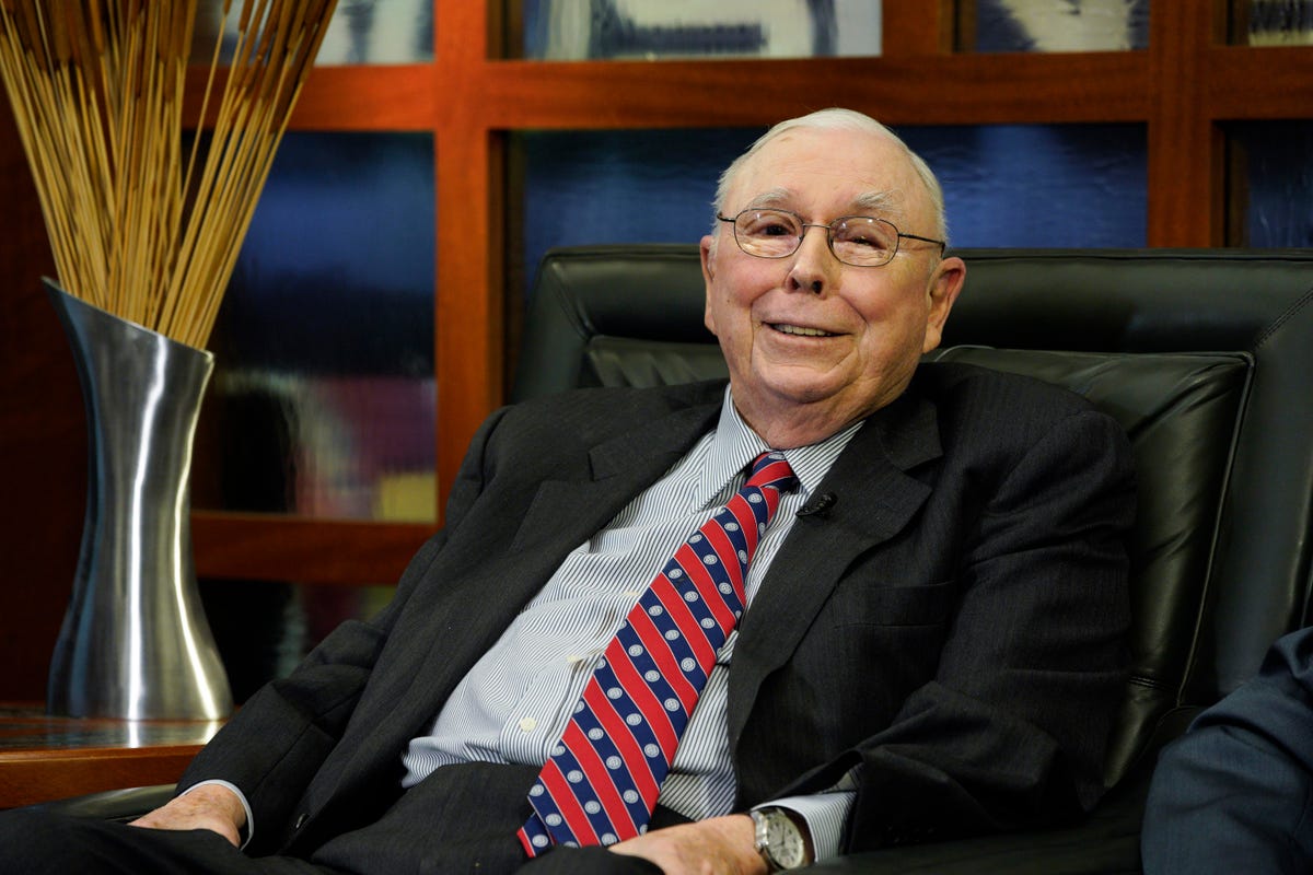 Charlie Munger tại cuộc họp thường niên của Daily Journal năm 2020