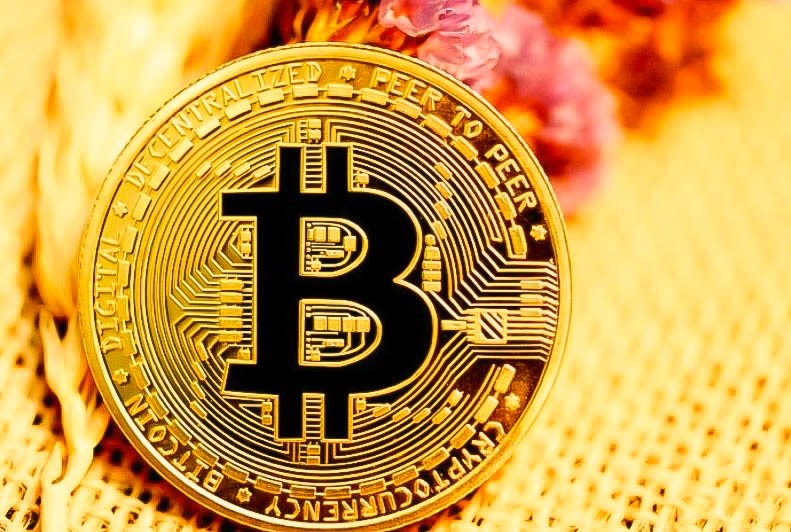 Bitcoin và Ethereum diễn biến tích cực khi Fed hạ giọng điệu diều hâu