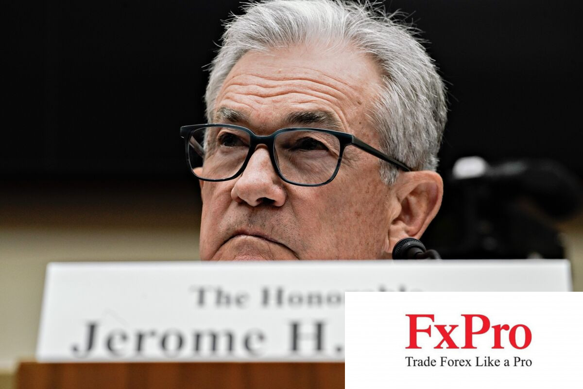 Gánh nặng đè lên vai chủ tịch Fed Powell trước khi phiên điều trần sắp diễn ra Gánh nặng đè lên vai chủ tịch Fed Powell trước khi phiên điều trần sắp diễn ra