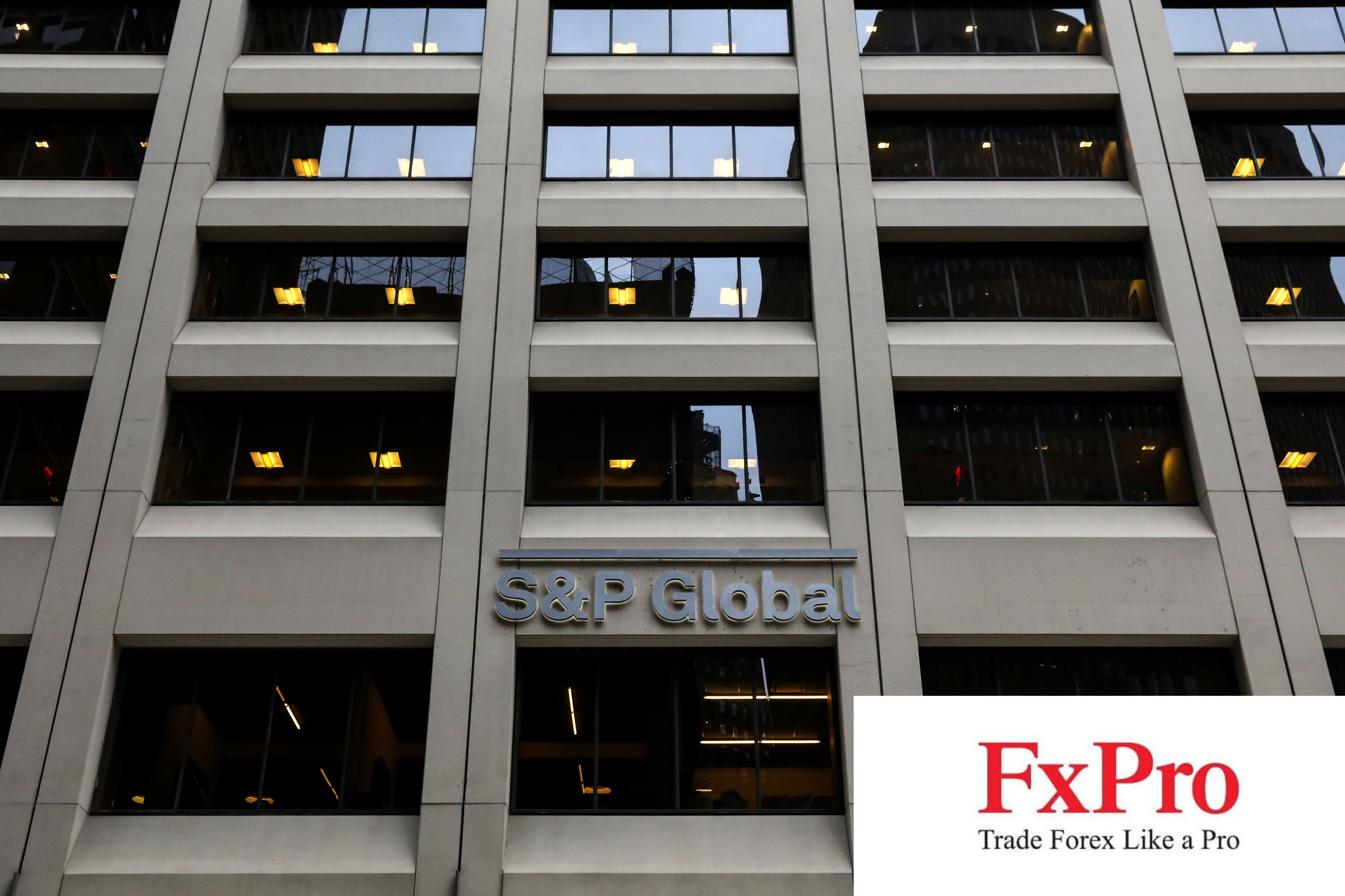 S&P: Các ngân hàng thương mại của Mỹ đang bị thách thức bởi thị trường bất động sản thương mại