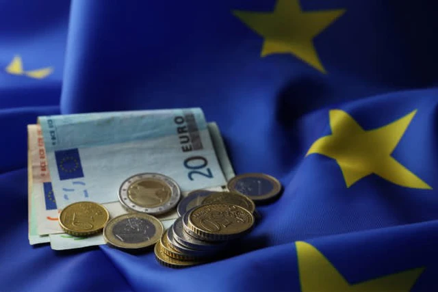 Vũ khí hóa' đồng euro gây suy yếu chính Liên minh châu Âu