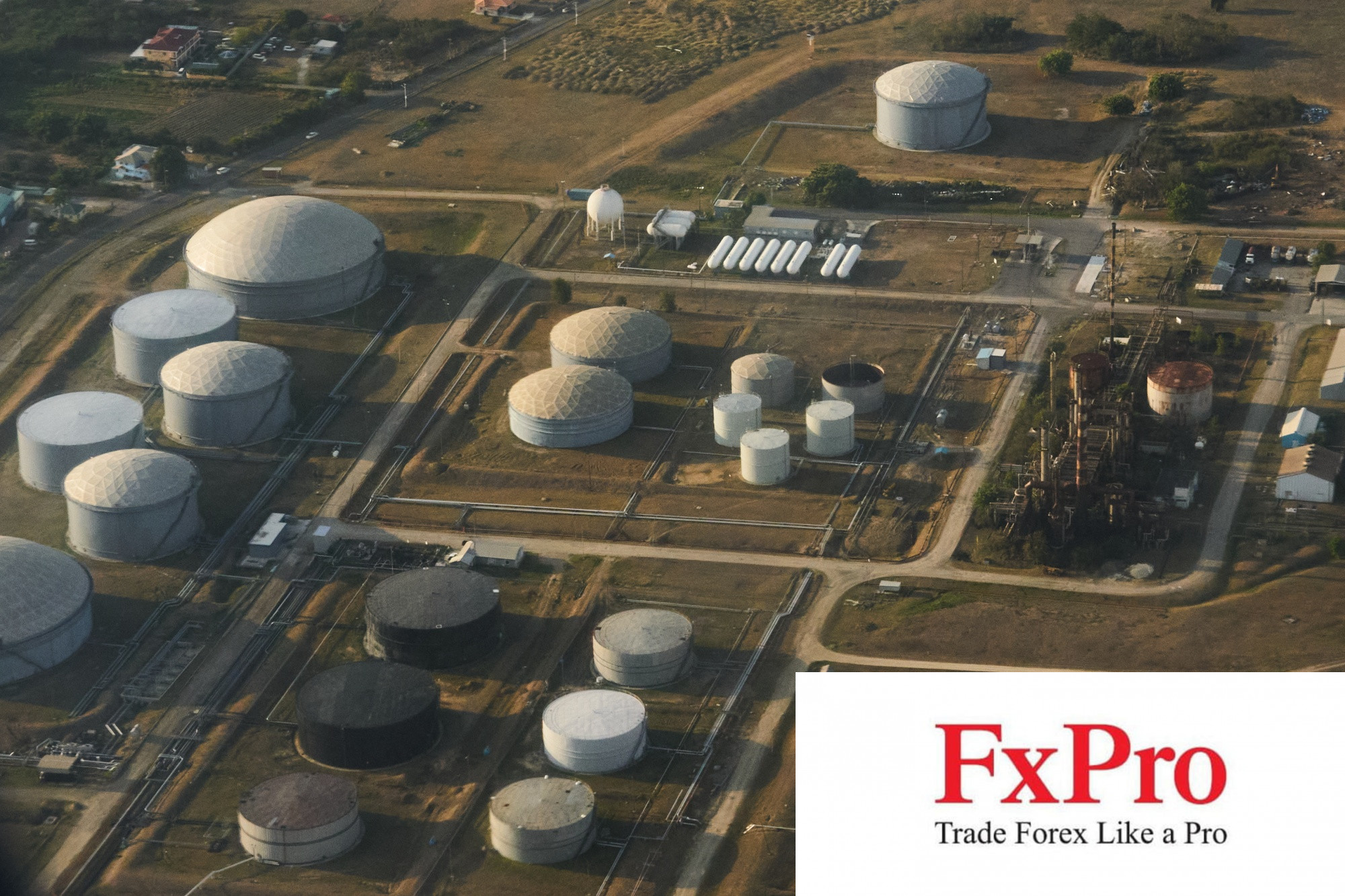 Giá dầu tiếp đà tăng giá khi tình hình địa chính trị leo thang trước cuộc họp OPEC+