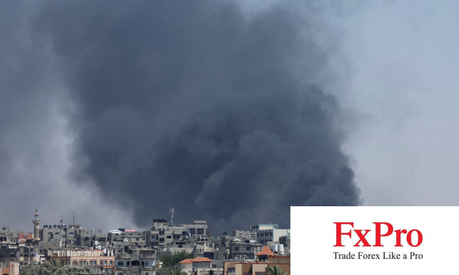 Phiến quân Palestine bắn tên lửa vào Israel, xe tăng Israel tiến sâu hơn vào Gaza Phiến quân Palestine bắn tên lửa vào Israel, xe tăng Israel tiến sâu hơn vào Gaza