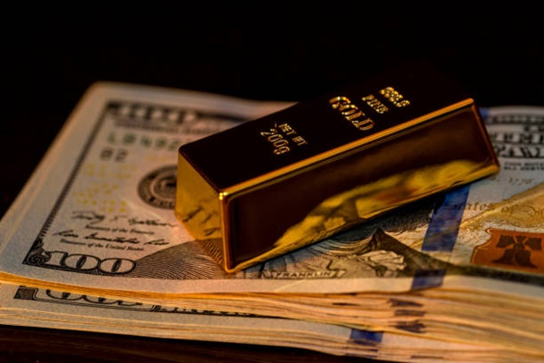 Vàng chạm đỉnh lịch sử mới 2,470 USD/ounce! Chỉ hai tháng trước chúng ta nói về giấc mơ 2,400 USD và giờ đây, vàng đang hướng về mốc 2,500 USD