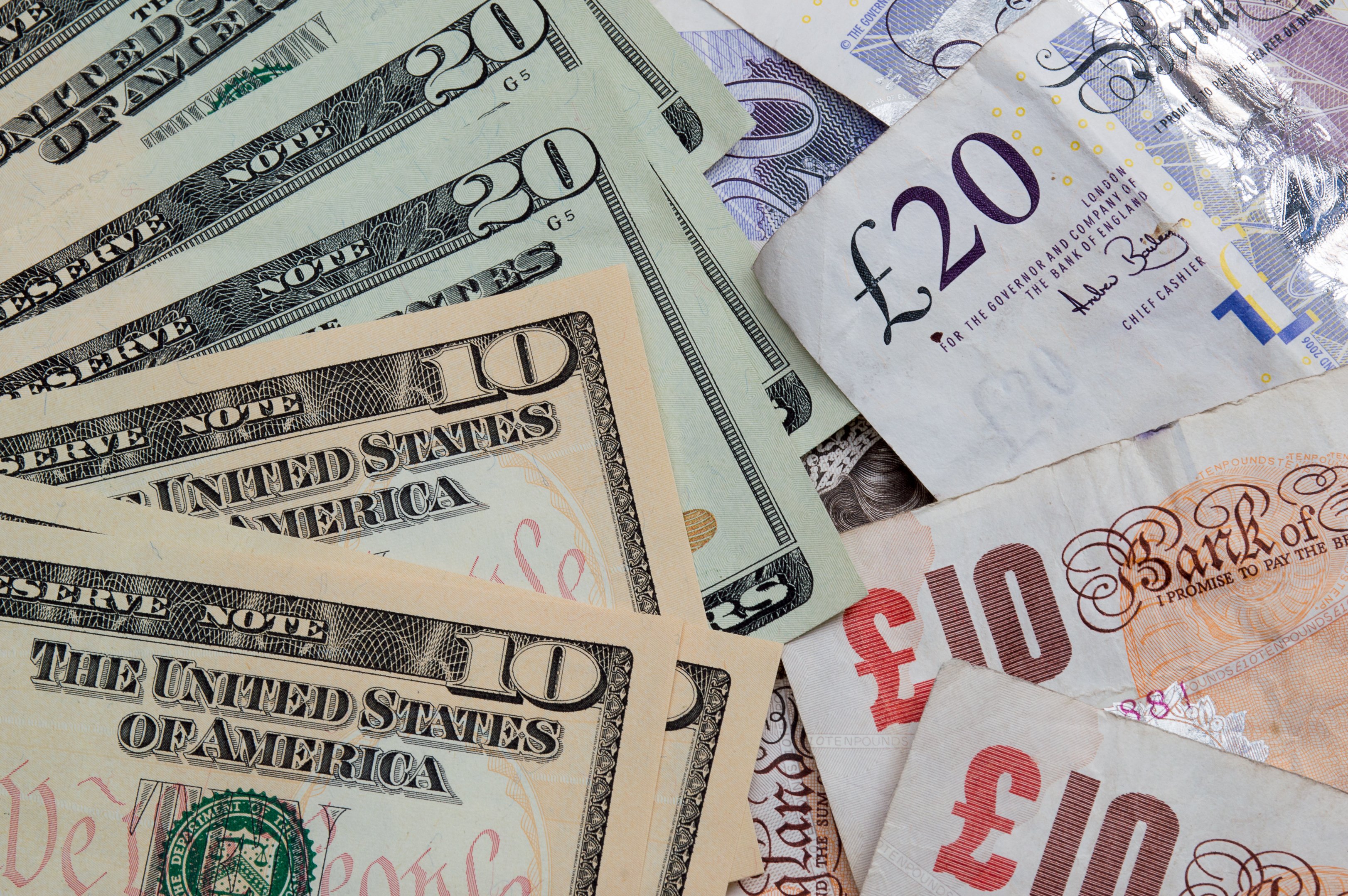 GBP/USD tìm thấy ánh sáng cuối đường hầm: Khả năng hồi phục từ mốc 1.2600