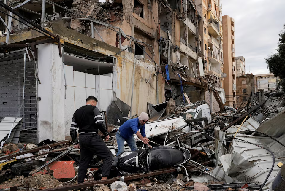 Hậu quả của các cuộc không kích của Israel vào vùng ngoại ô phía nam Beirut