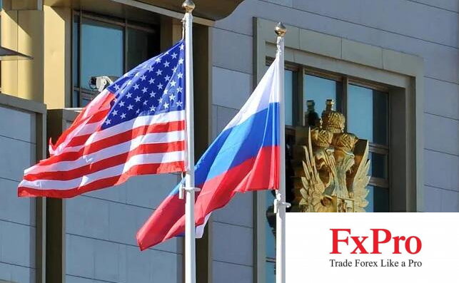 Điện Kremlin gửi thông điệp đến Trump: Lệnh trừng phạt phải được dỡ bỏ