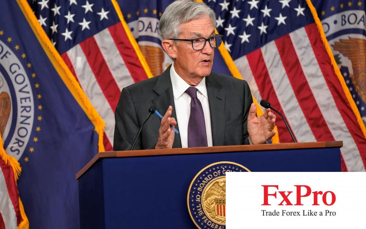 Fed cần giữ vững lập trường giữa cơn bão thuế quan của Trump