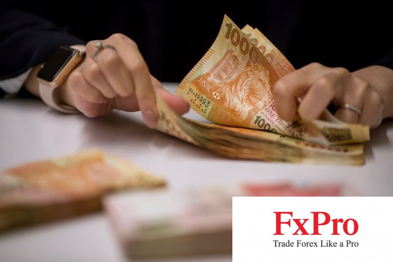 Hong Kong mua vào lượng USD cao kỷ lục